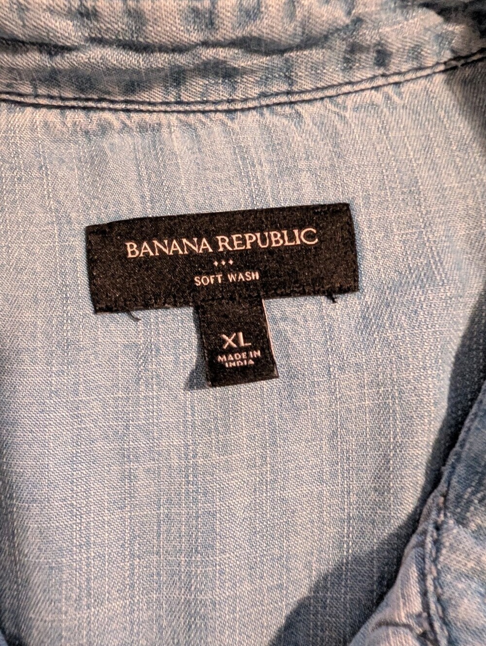 Banana Republic Light Blue Women's Chambray Button-Down Shirt - Picture 4 of 7